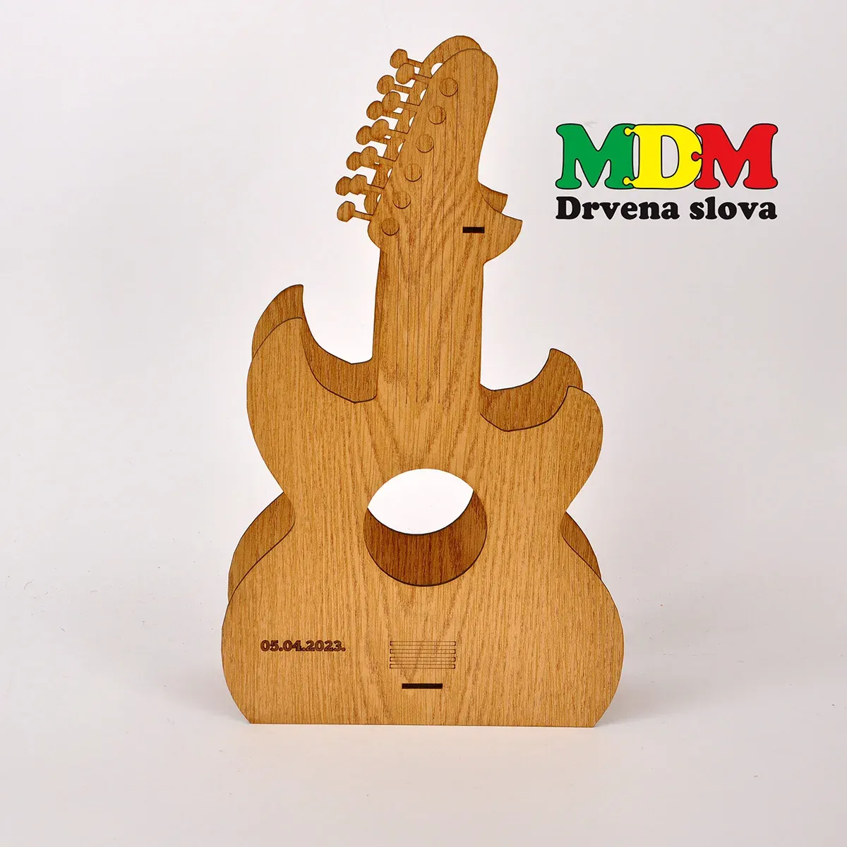 Drveni stalak za piće gitara | Unikatni muzički dekor