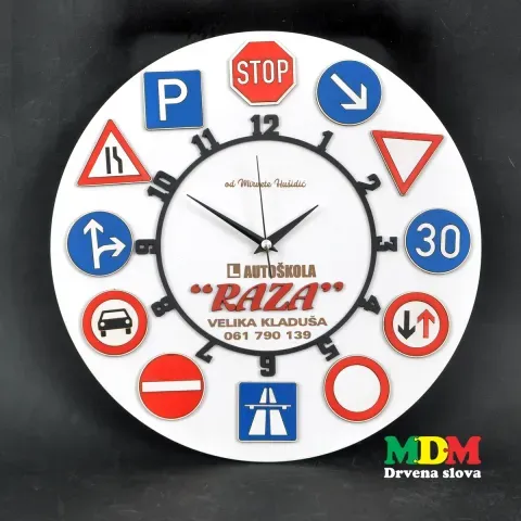 Drveni zidni sat za auto škole | Personalizirani sat s logotipom