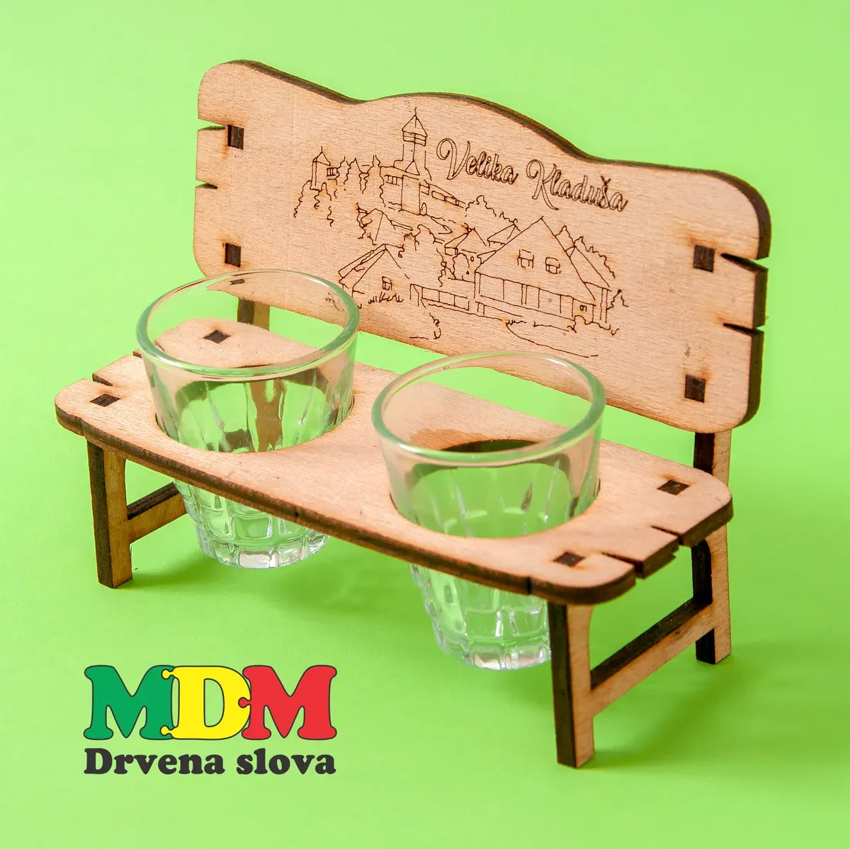 Drvena klupica sa čašama | Drveni stalak za piće i čaše