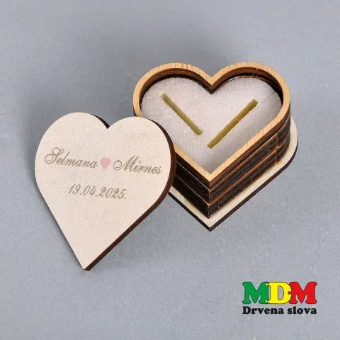 Personalizirana kutija za burme – drveno srce za vjenčanje